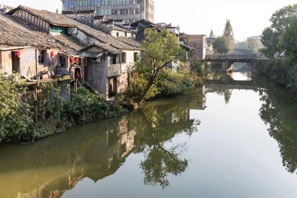 运联智库联合地上铁发布城配行业发展报告